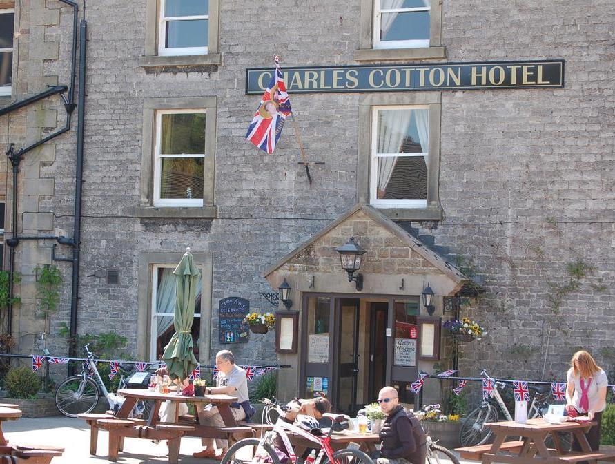 Charles Cotton Hotel Хартингтън Екстериор снимка